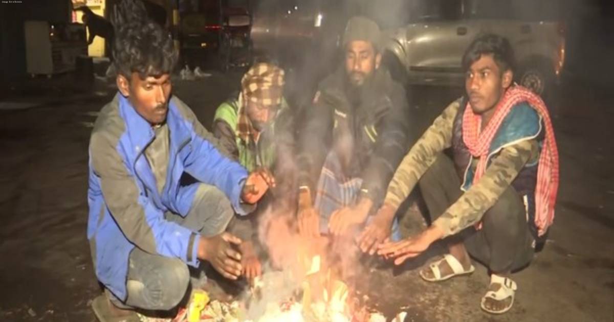 Delhi: Mercury at 9°C as city wakes up to chilly New Year's morning; several trains delayed, IMD issues fog alert